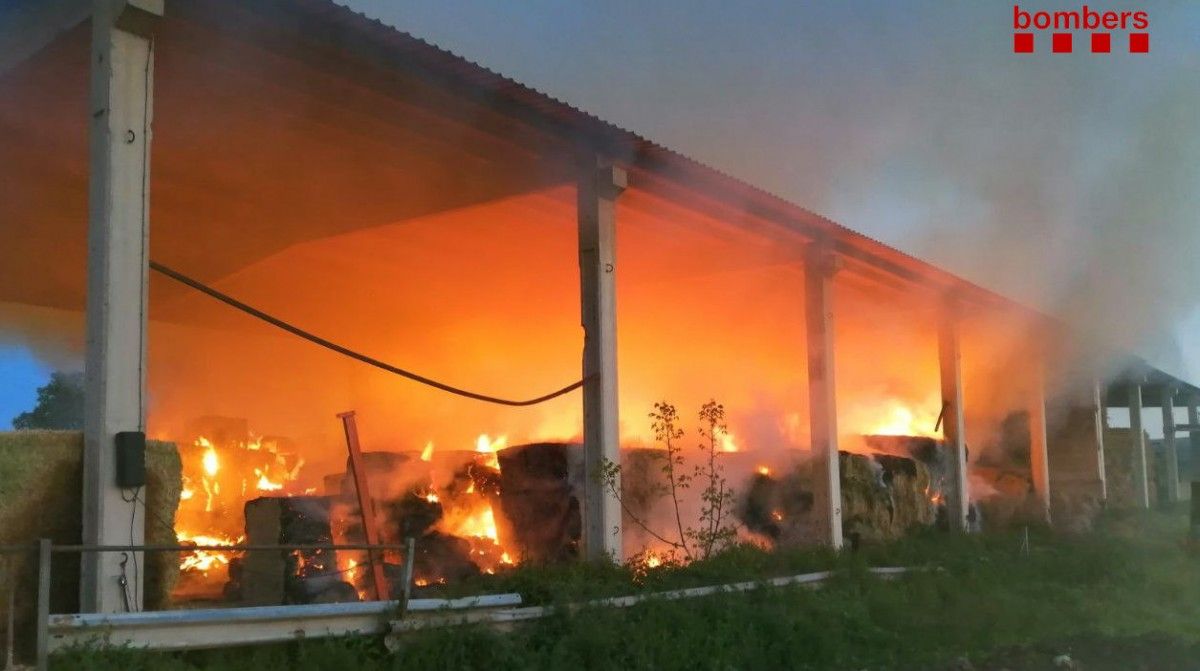 Incendi a una granja d'Alguaire