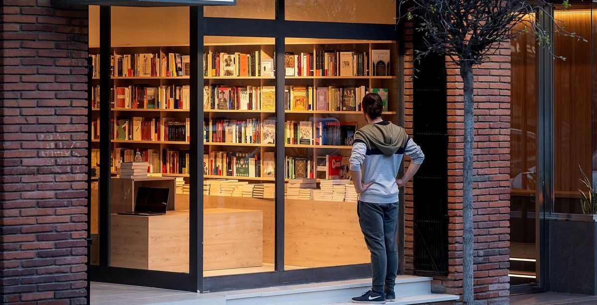 L'exterior de la llibreria La Fatal de Lleida, oberta recentment