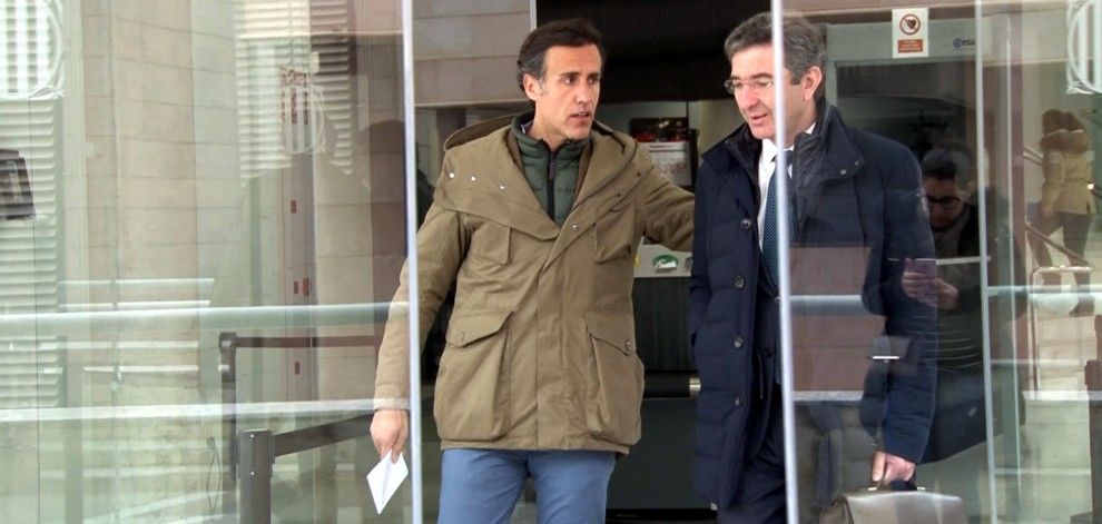 Imatge de Ruiz-Mateos sortint del jutjat