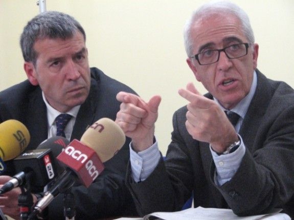 El Síndic d'Aran, Francés Boya, i el director general d'Urbanisme, Pere Solà, durant la roda de premsa posterior a la reunió de la comissió territorial de la Val d'Aran i la de Lleida.