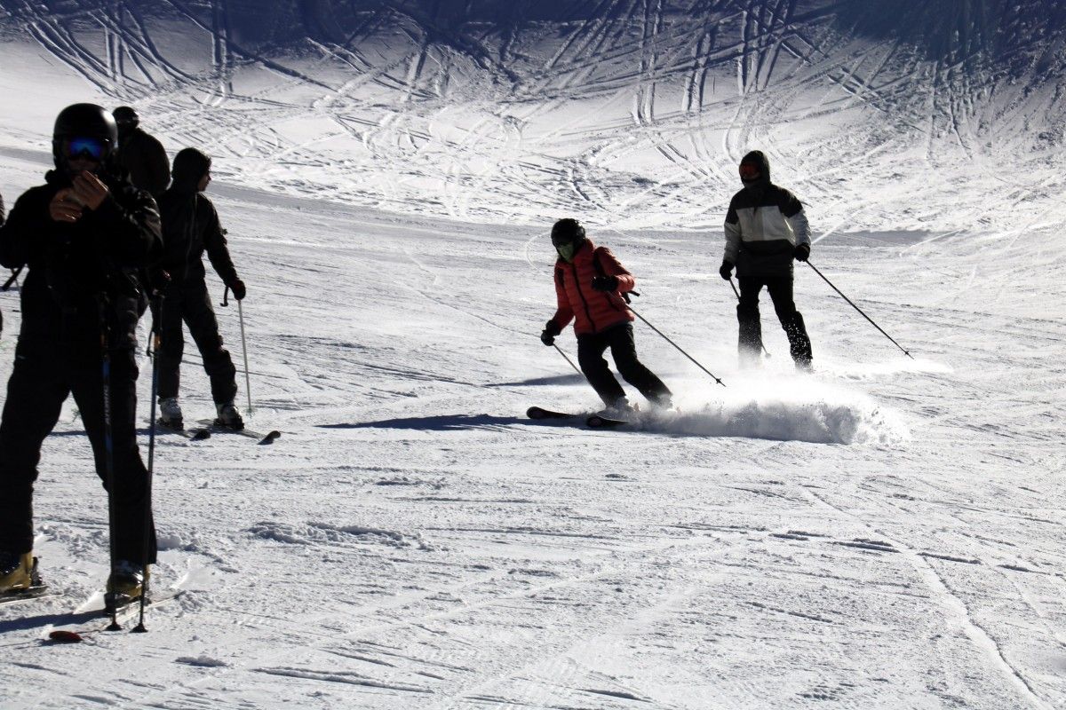 Diversos esquiadors a l'estació de Boí Taüll