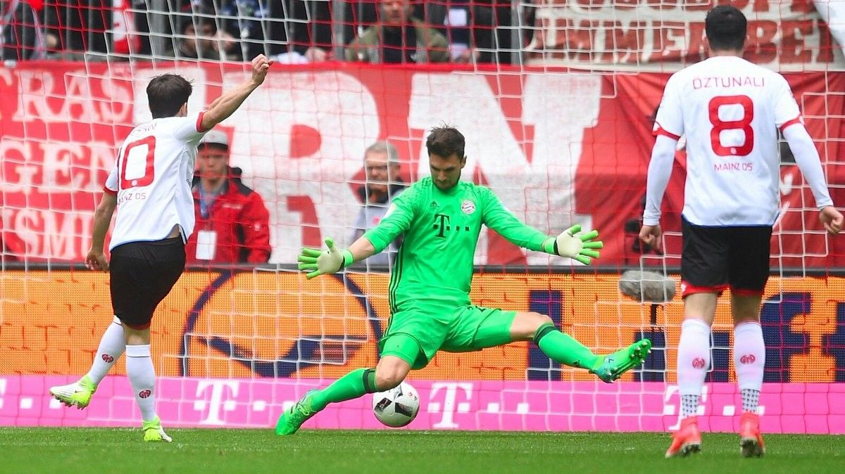 Bojan, marcant el seu primer gol a Alemanya