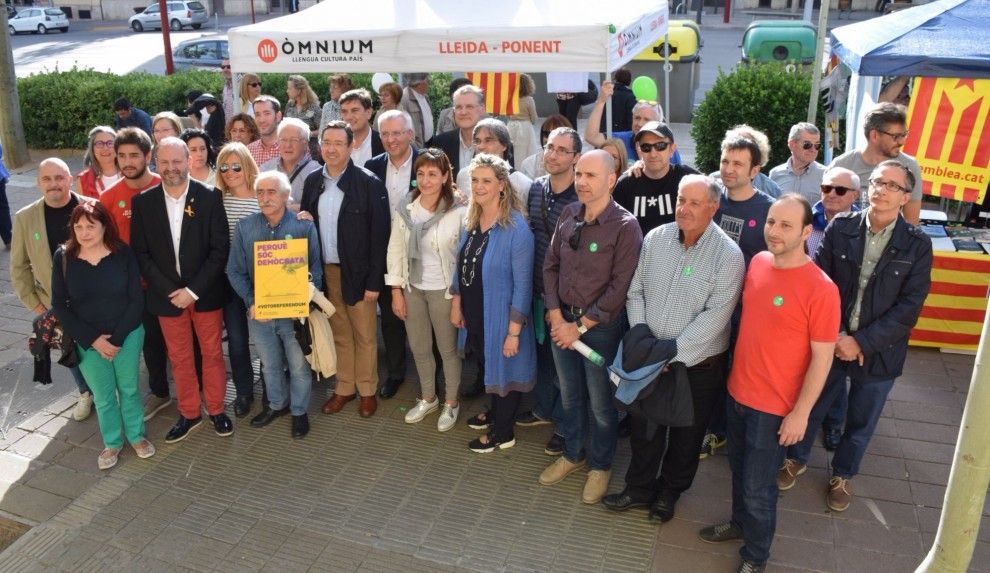 Desenes de voluntaris a Lleida