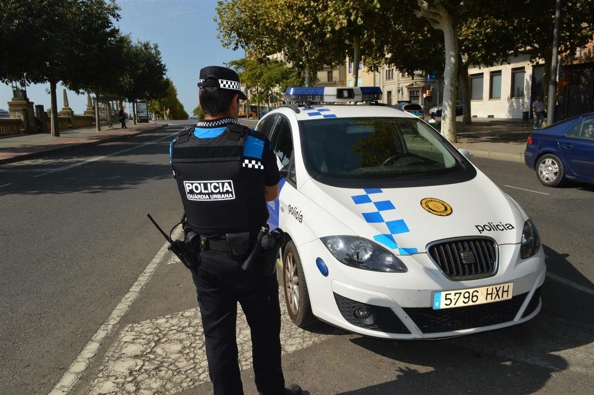 Un agent de la Guàrdia Urbana de Lleida. 