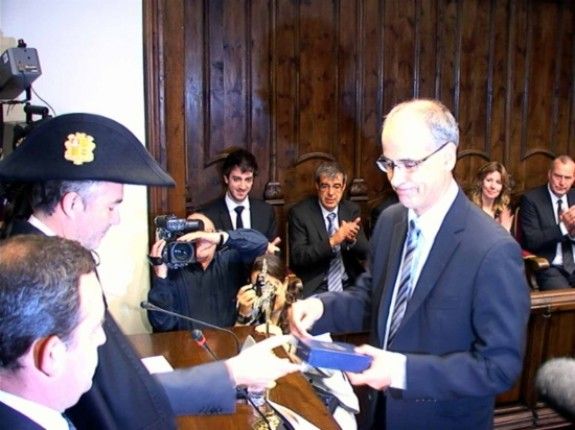 Imatge del nou cap de govern andorrà, Toni Martí, en el moment de jurar el càrrec.