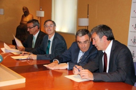 D'esquerra a dreta: el president de la Diputació de Lleida, Jaume Gilabert; el rector de la UdL, Joan Viñas; l'alcalde de Lleida, Àngel Ros, i el síndic del Conselh Generau d'Aran, Francés X. Boya.