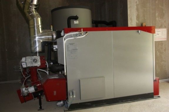 La caldera de biomassa que ha construït l'Ajuntament d'Alins, al Pallars Sobirà.