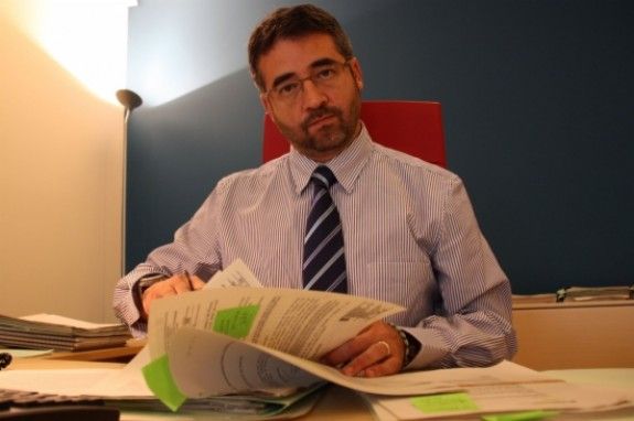 El director general d'Administració de Seguretat, Andreu Joan Martínez Hernández, al seu despatx del Departament d'Interior.