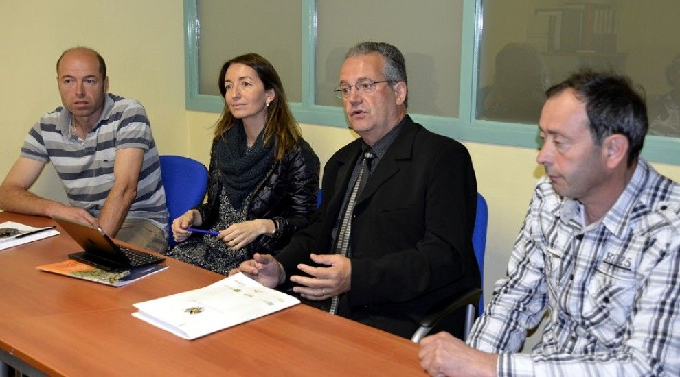 Subirà i Ubach han visitat l'Ajuntament de Sant Esteve de la Sarga per entrevistar-se amb l'equip municipal