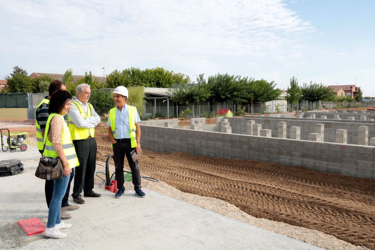 L'alcalde accidental de Mollerussa, Pere Garrofé, visitant les obres del nou institut de secundària del municipi. 