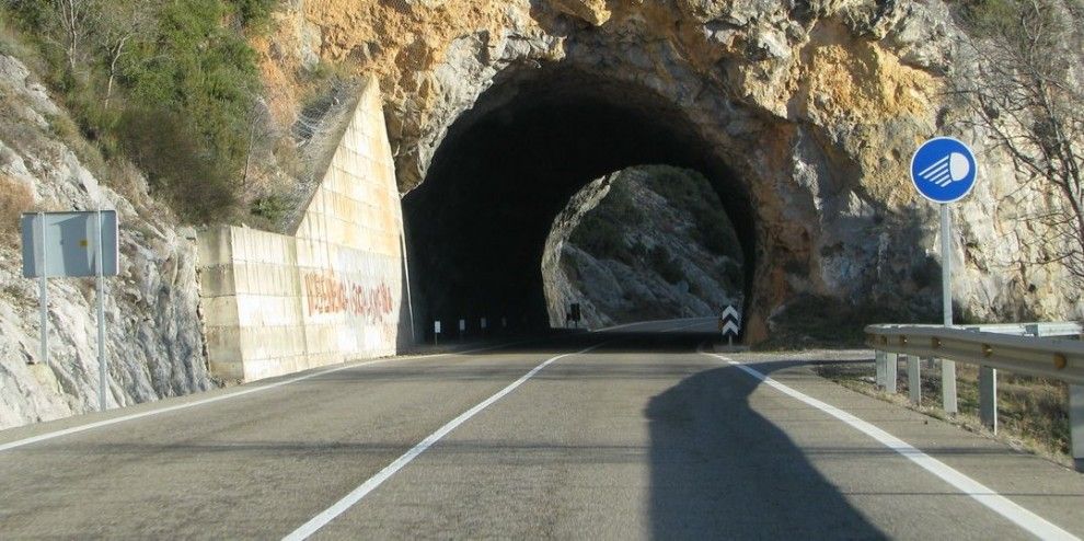 Imatge d'un túnel al congost de Tres Ponts