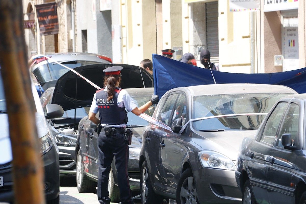 Agents dels mossos al punt on s'ha trobat el cos