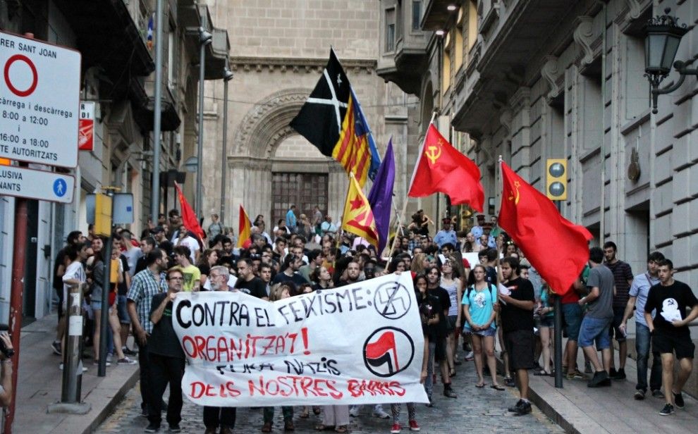 Desenes de persones s'han manifestat per Lleida 