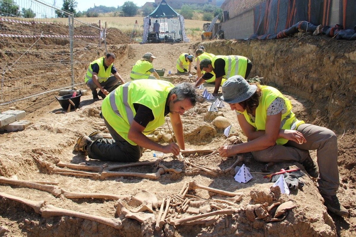 Exhumació de la fossa comuna de Figuerola d'Orcau