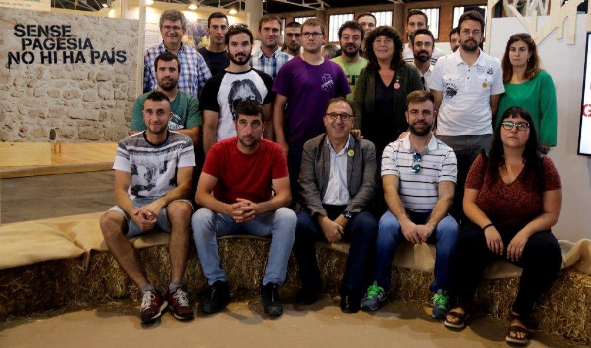 Jordà i tots els joves al finalitzar la trobada a la Fira de Lleida