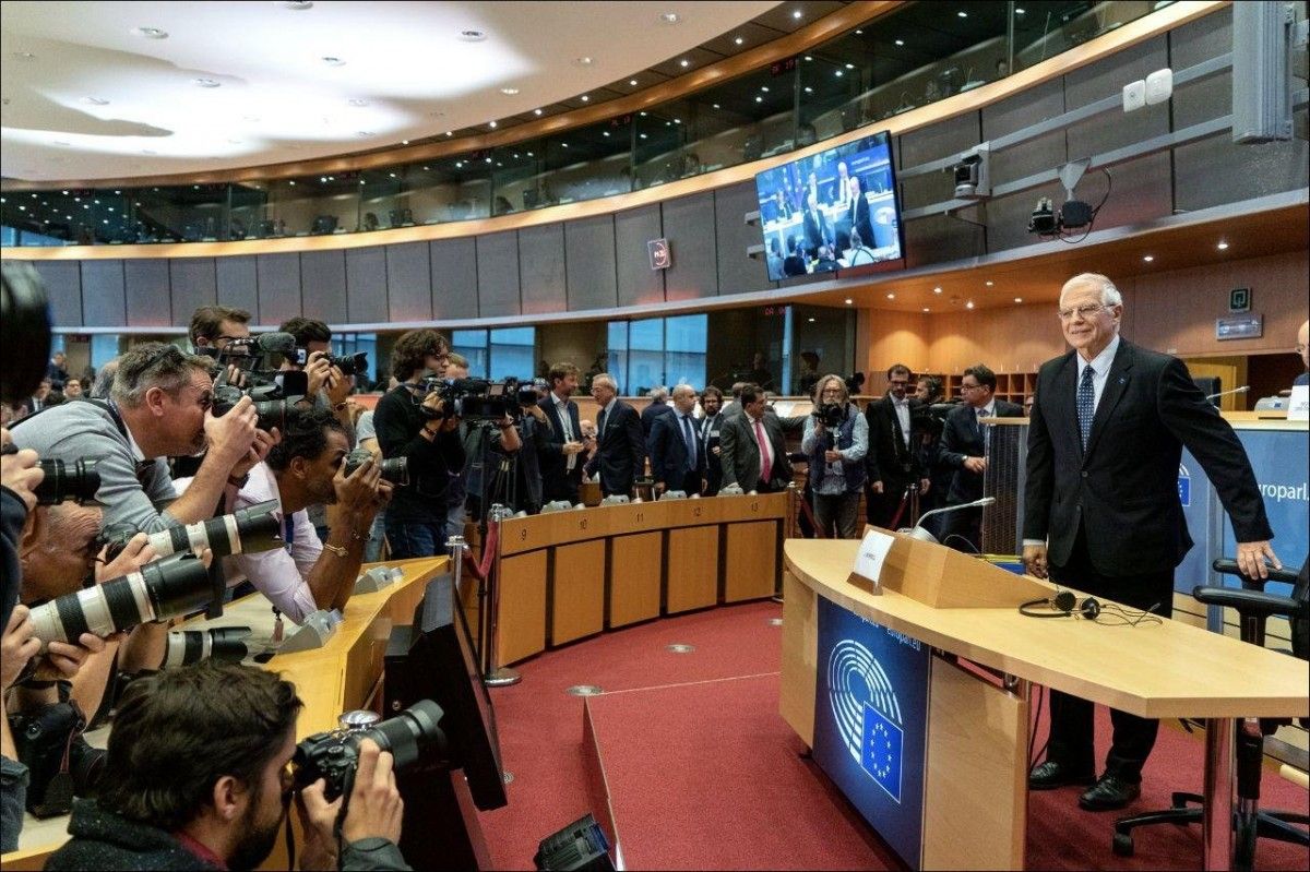 Josep Borrell ahir abans de començar l'examen al Parlament Europeu