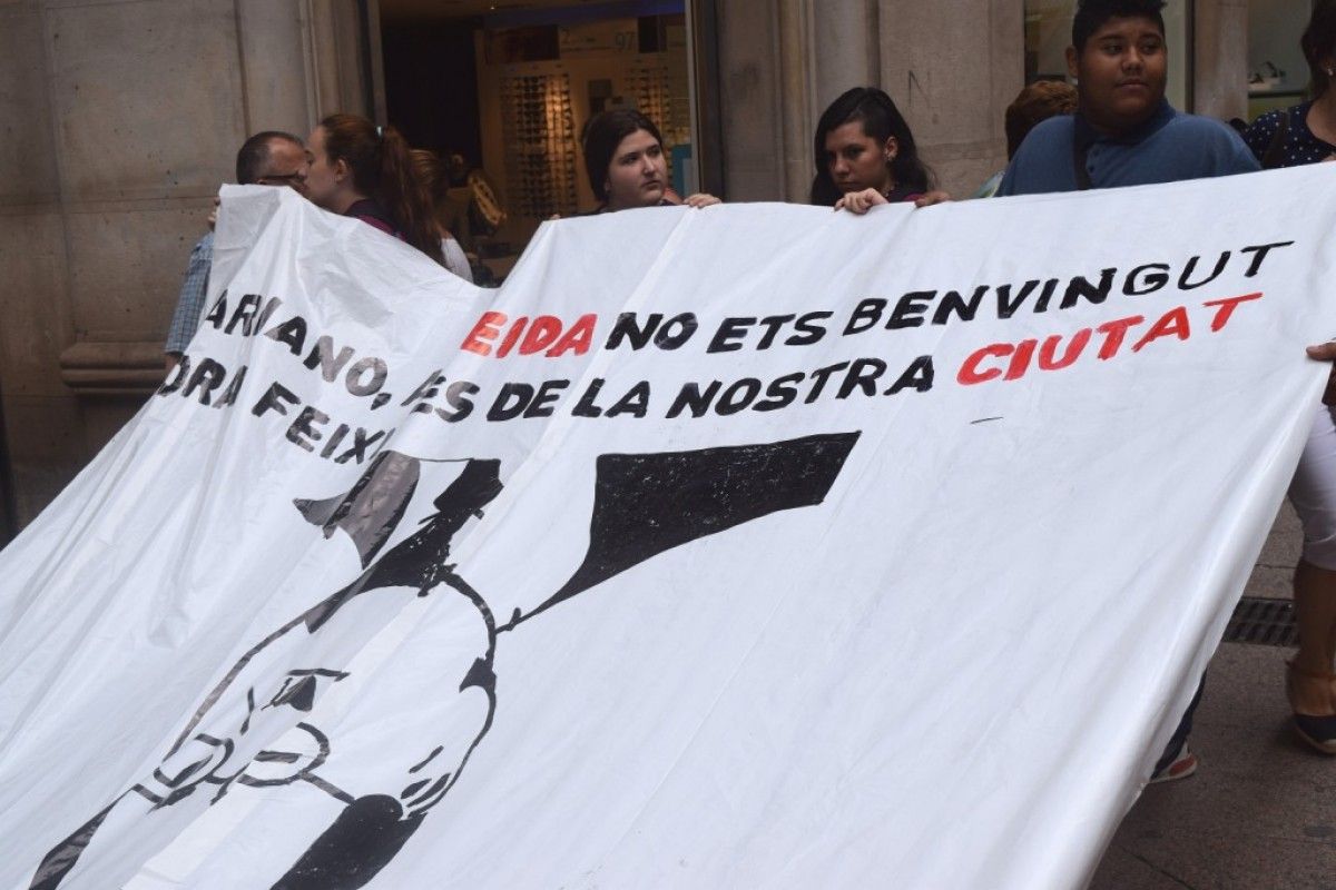 Una pancarta en contra de Rajoy 