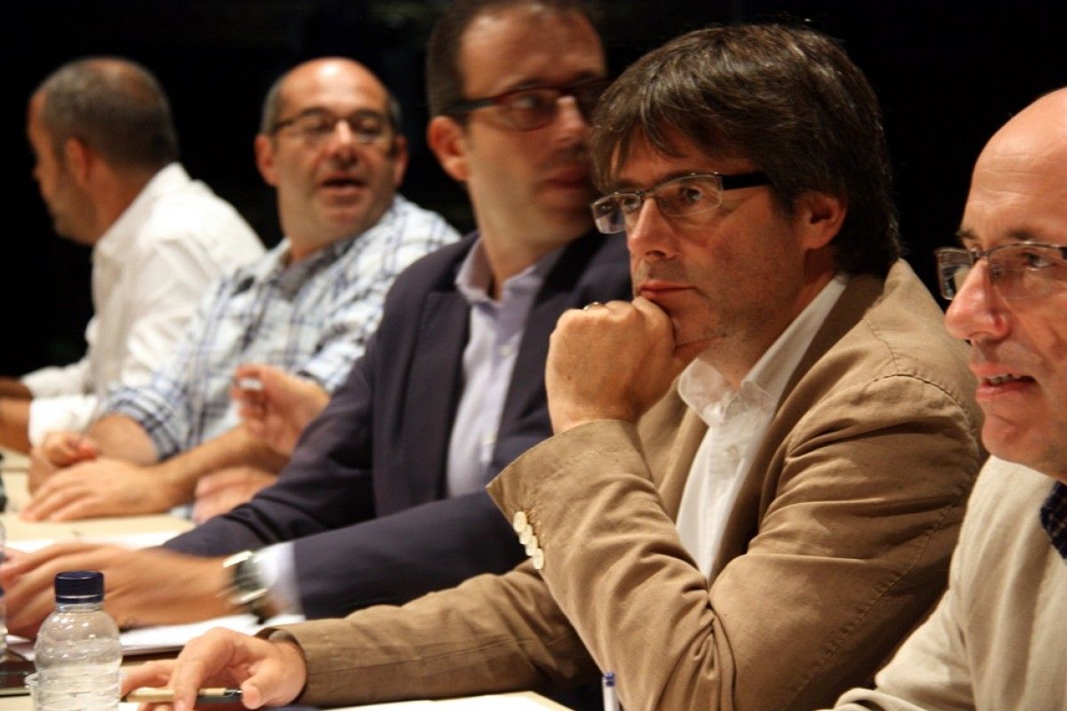Carles Puigdemont, durant la reunió de l'AMI, a Mollerussa