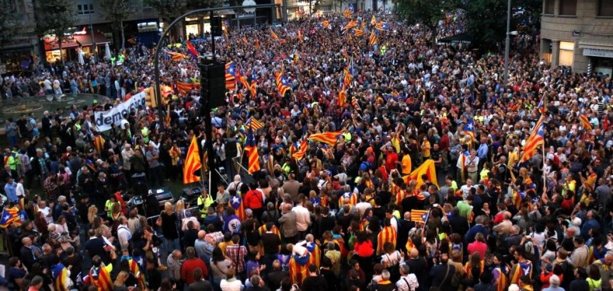 Milers de persones han defensat el Govern a Lleida