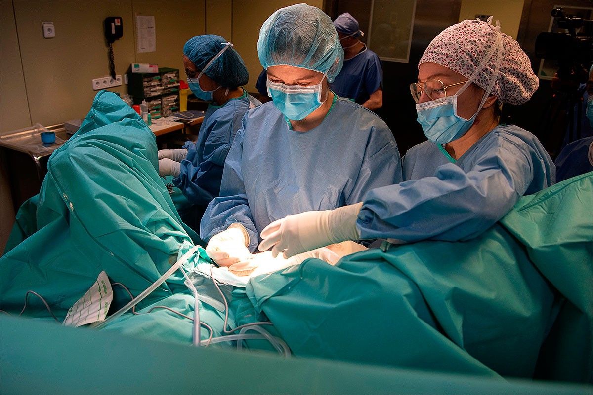 Doctores reconstruint el clítoris d'una pacient