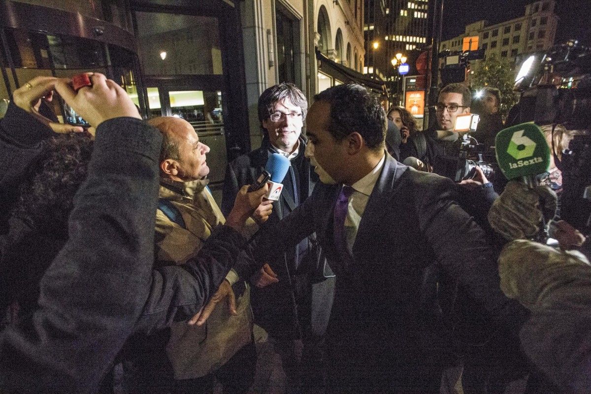 Carles Puigdemont, a la sortida d'un hotel de Brussel·les dimarts passat