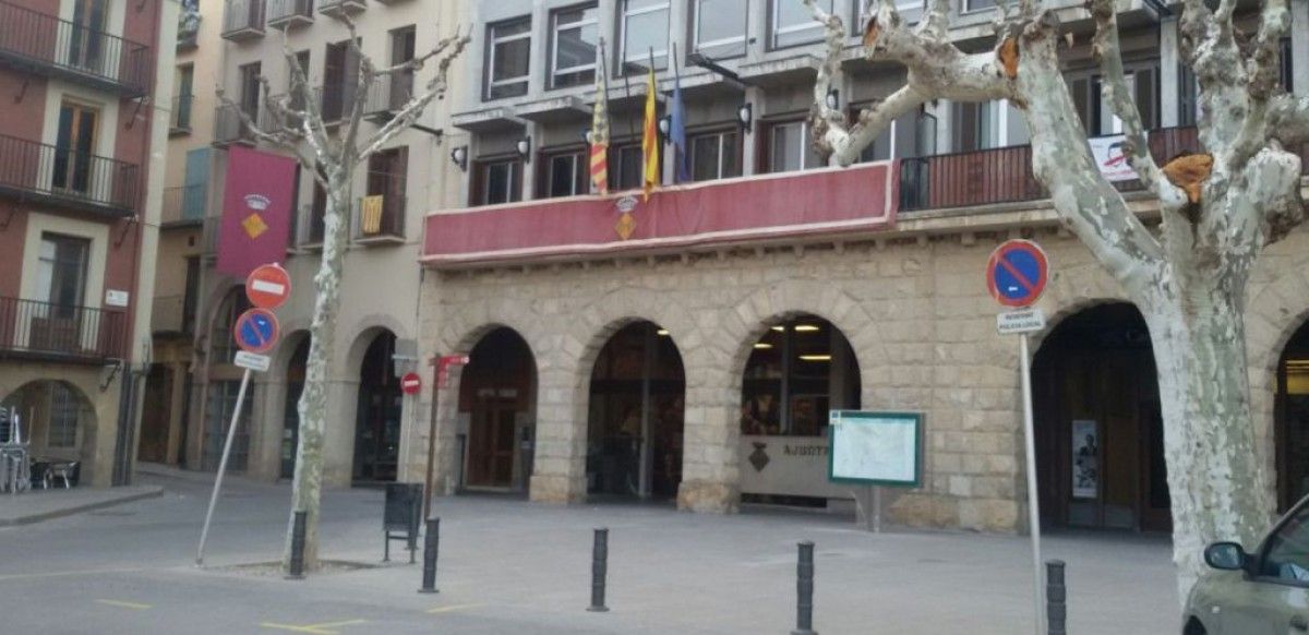 Imatge del balcó de l'Ajuntament de Balaguer