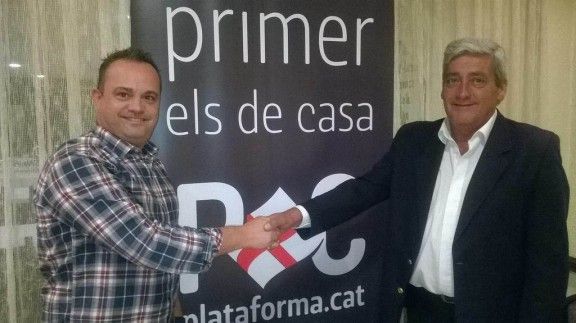El secretari general de PxC, Robert Hernando, amb Mateu Figuerola
