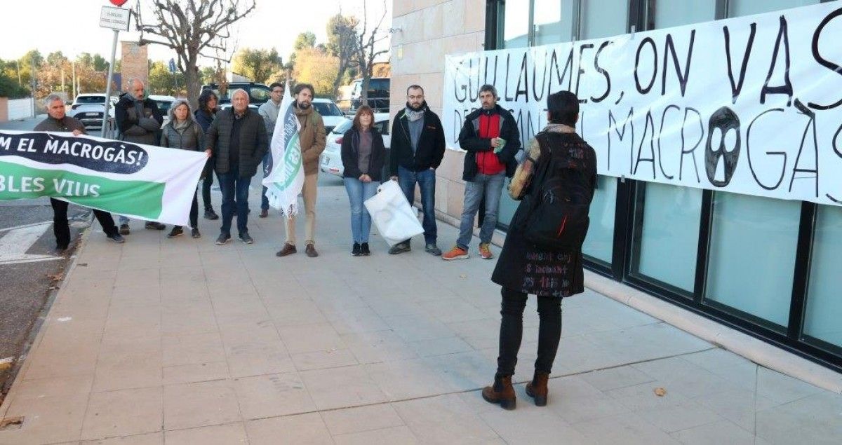 Imatge de la protesta al Consell Comarcal de la Noguera