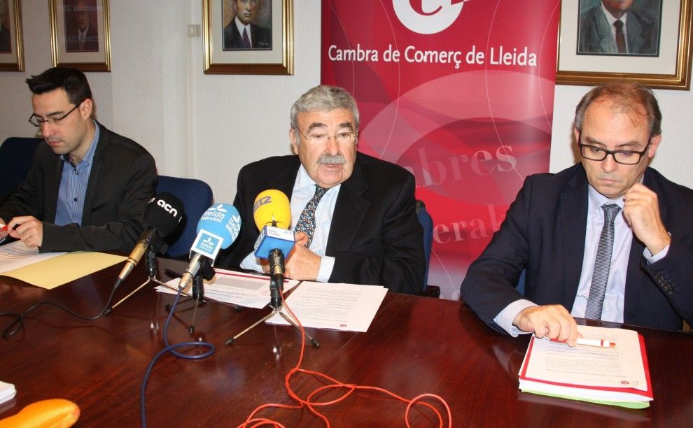 El president de la Cambra de Comerç de Lleida presentant els resultats