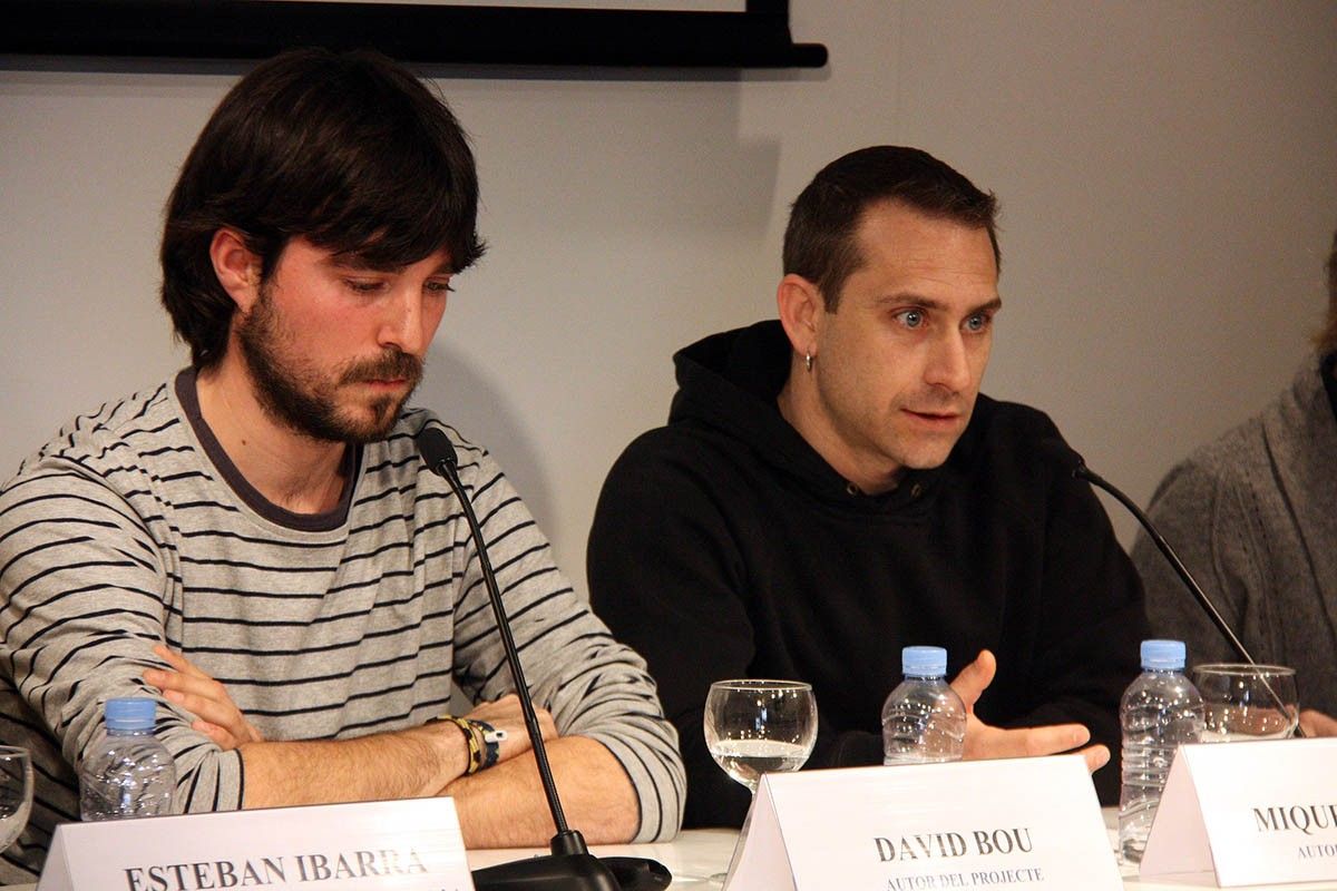 David  Bou i Miquel Ramos, autors del mapa, durant la presentació