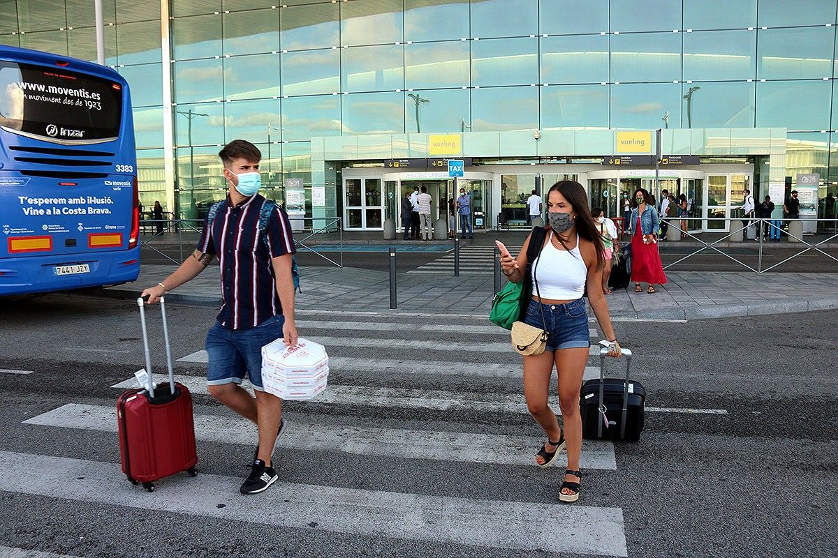 Passatgers a l'Aeroport del Prat aquest agost