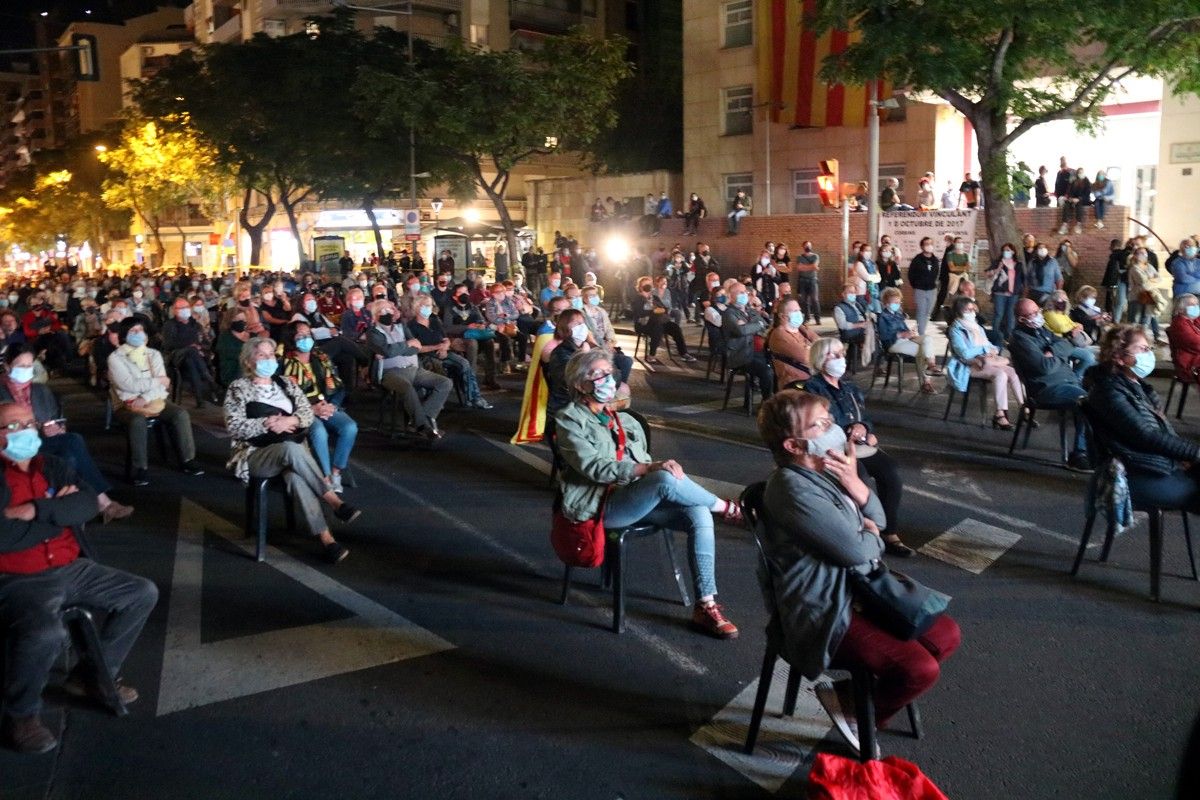 Pla general del públic durant la projecció del documental que s'ha passat en motiu del tercer aniversari de l'1-O a Lleida