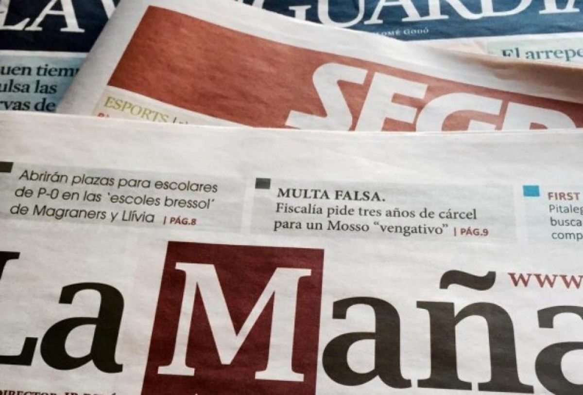 Imatge de diversos diaris amb "La Mañana" en primer pla