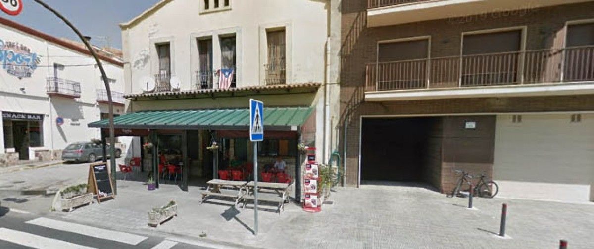 El bar de Bellcaire d'Urgell davant de que va produir-se una de les agressions.