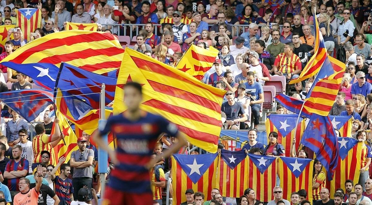 Estelades durant un partit del Barça