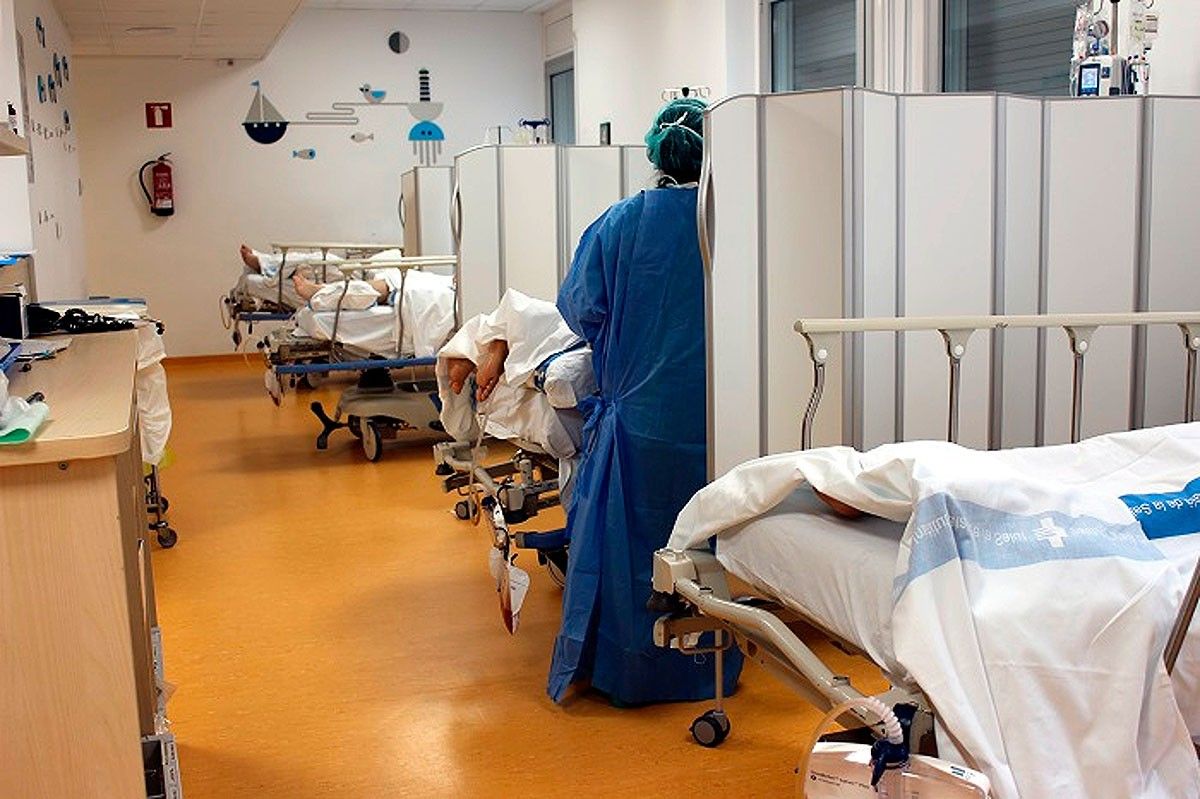 Habitació amb malalts de Covid a l'hospital Trueta de Girona