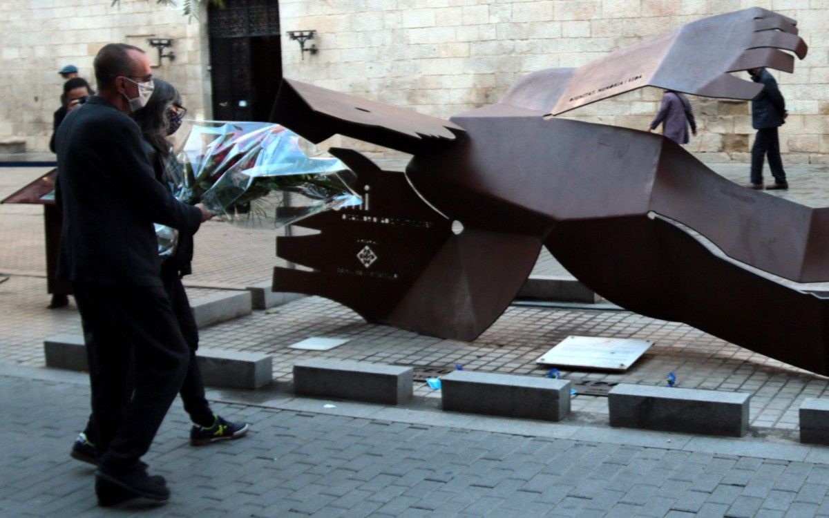 Imatge de l'homenatge a les víctimes del bombardeig