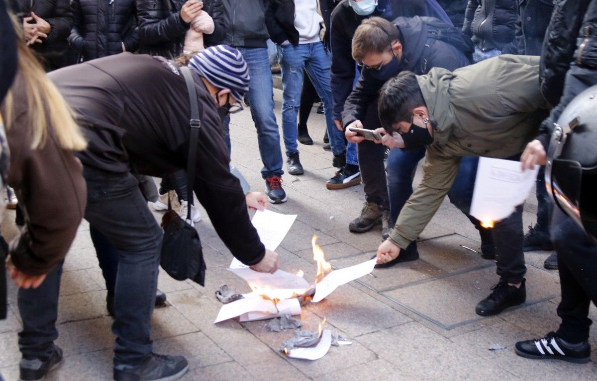 Exemplars de la Constitució han estat cremats a Lleida