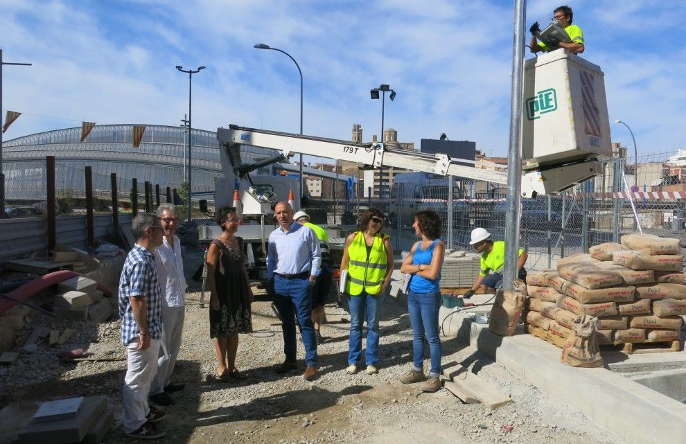 L'alcalde accidental de Lleida, Rafael Peris, visitant les obres d'alineació 