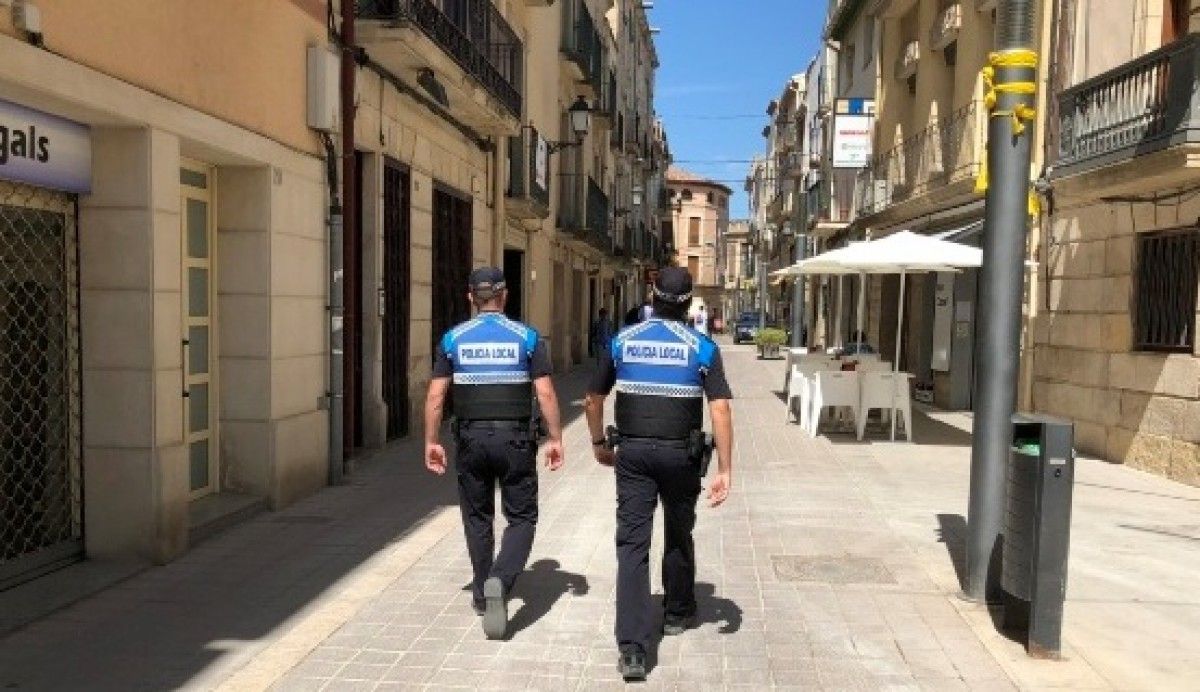 Imatge de dos policies per les Borges Blanques