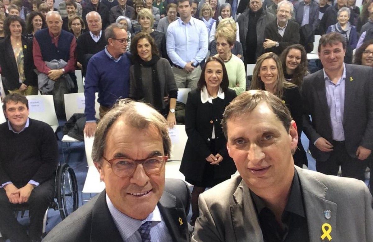 L'acte de presentació de la candidatura de Llorens va comptar amb la presència d'Artur Mas i David Bonvehí