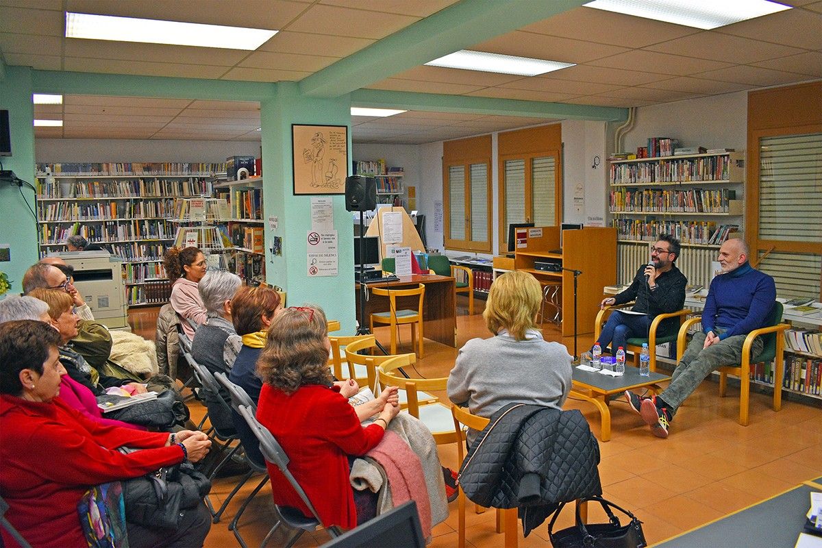 Tertúlia del Club de Lectura de la Biblioteca de Súria amb l'escriptor Alejandro Palomas