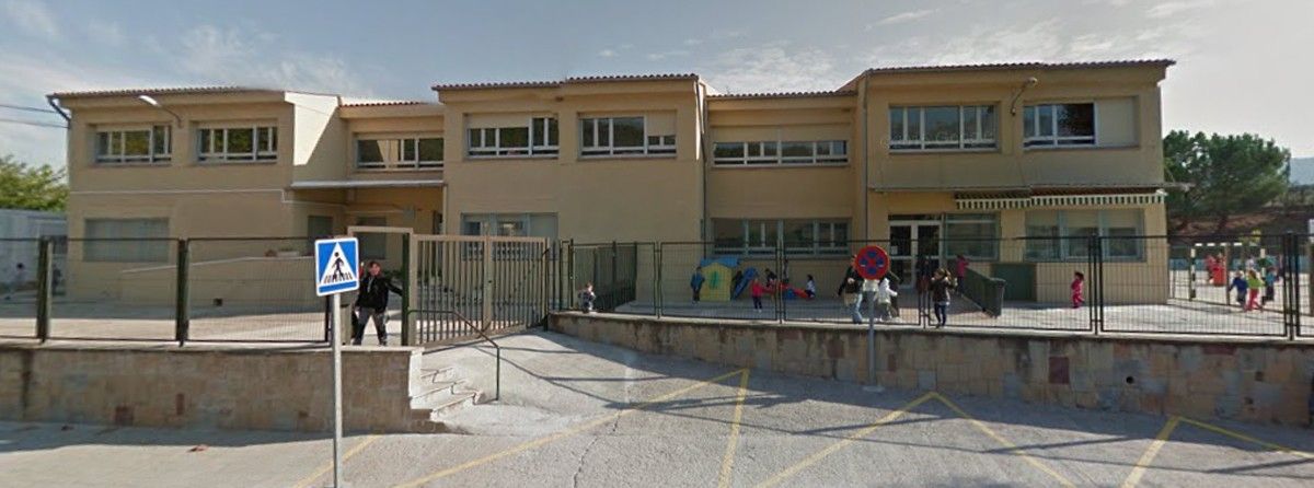 Vista exterior de l'escola Jaume Balmes de Castellbell i el Vilar