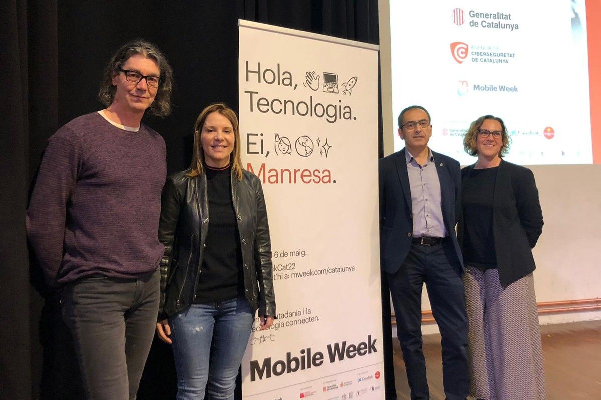 Pere Palà, Cristina Cruz, Josep Gili i Gemma Rojas presentant el Mobile Week Manresa