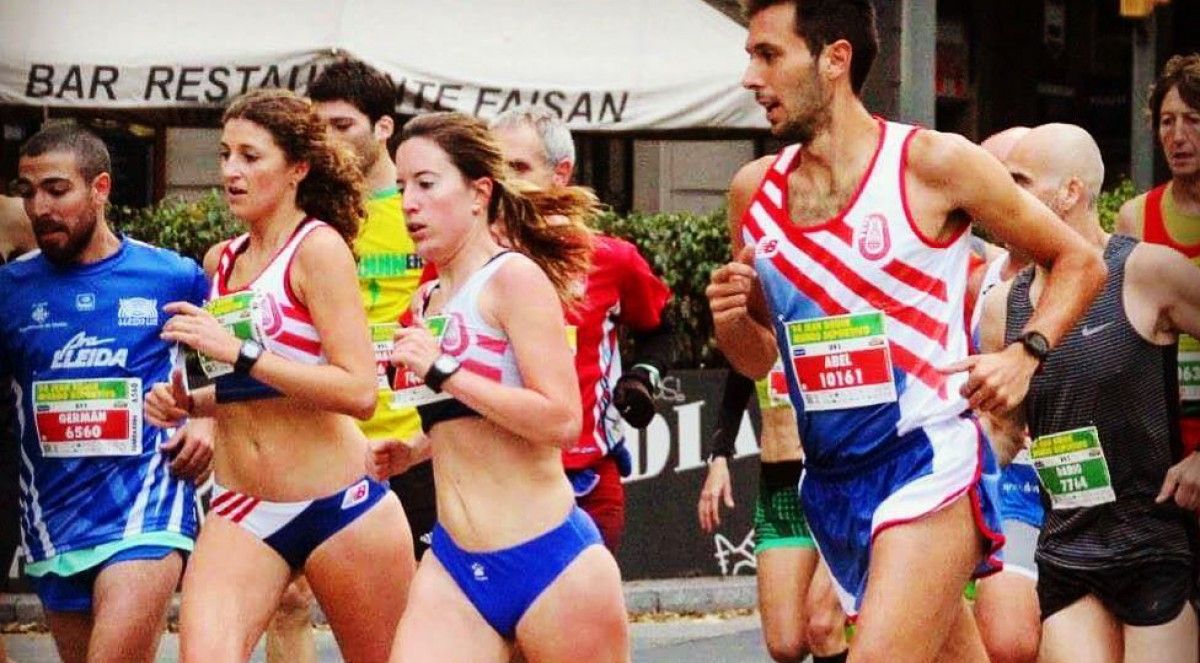 Mireia Guarner i Meritxell Soler durant la Mitja Marató de Mataró