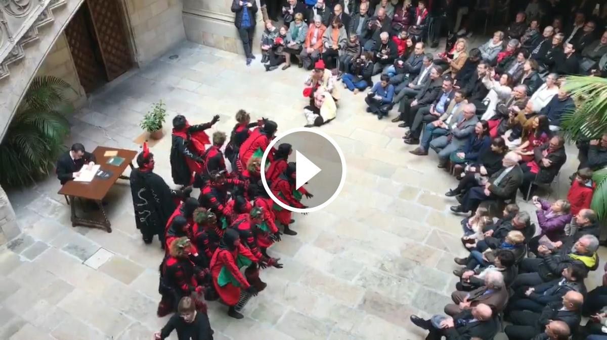 VÍDEO Ball de dimonis dels Pastorets de Súria al Palau de la Generalitat