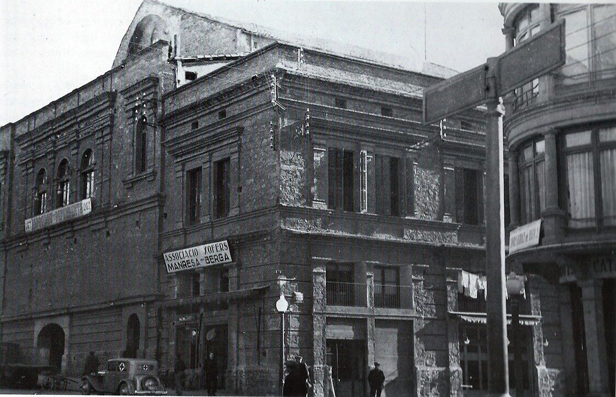 Imatge històrica de l'edifici del Conservatori de Manresa