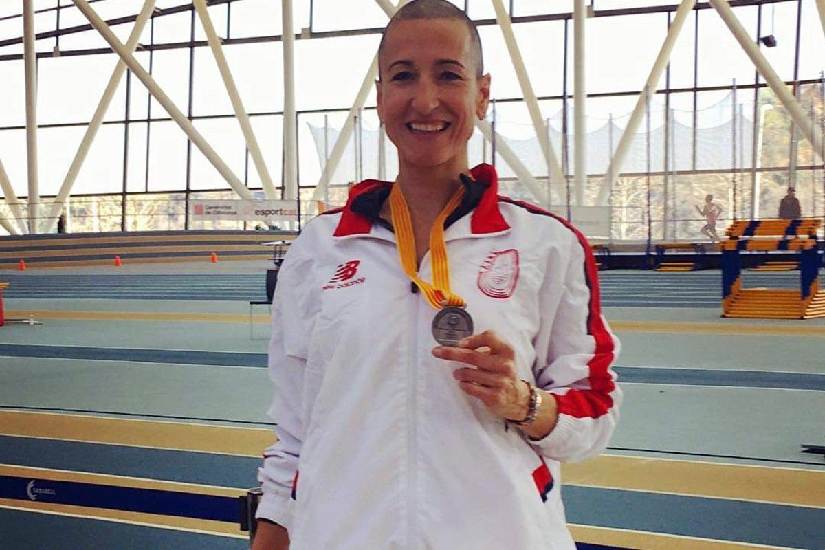 Maite Marzo amb la seva medalla d'argent en els 400mll