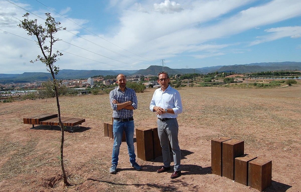 Marc Aloy i Joan Carles Batanés durant la presentació del pla de millora al Parc de l'Agulla