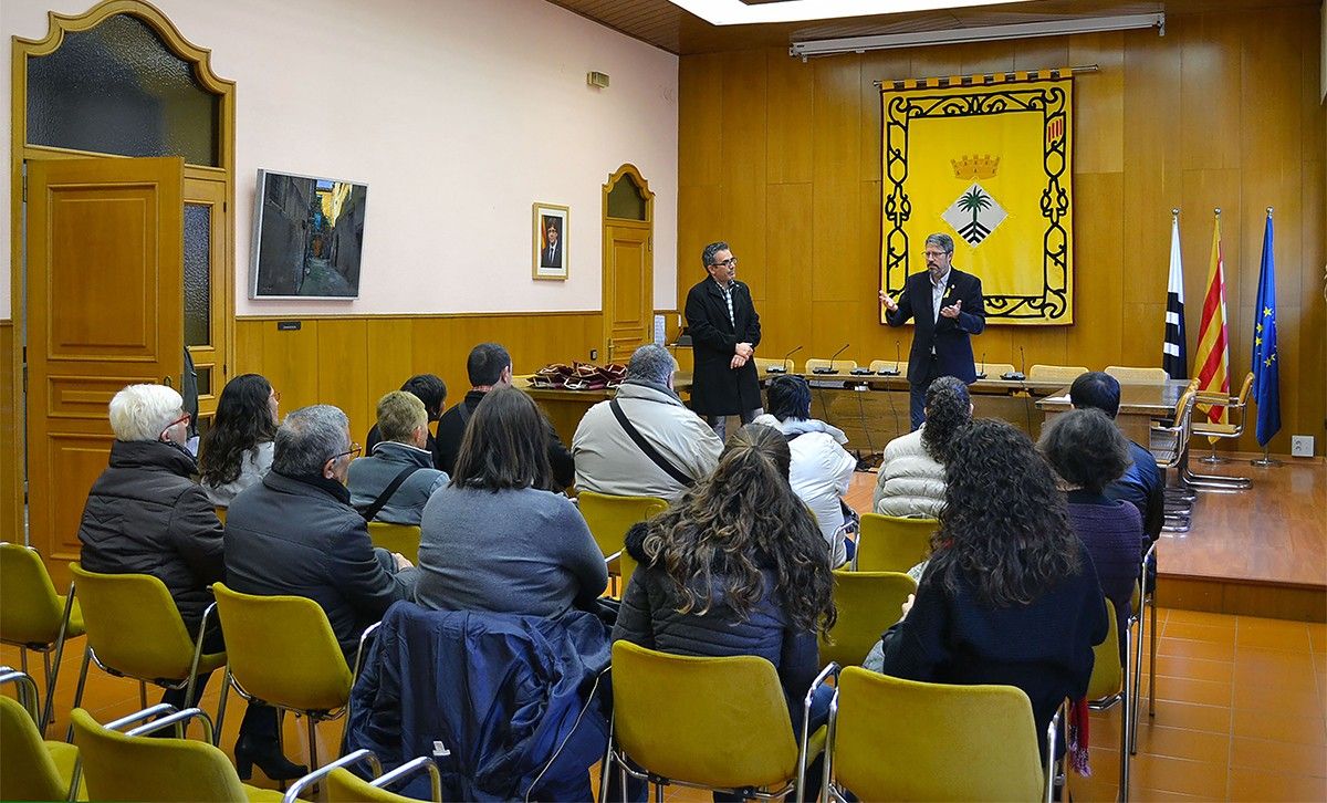 L'alcalde Josep Maria Canudas s'adreça als participants en una de les dues visites de guanyadors